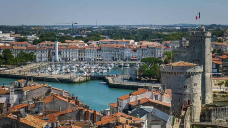EasyJet La Rochelle Office in France
