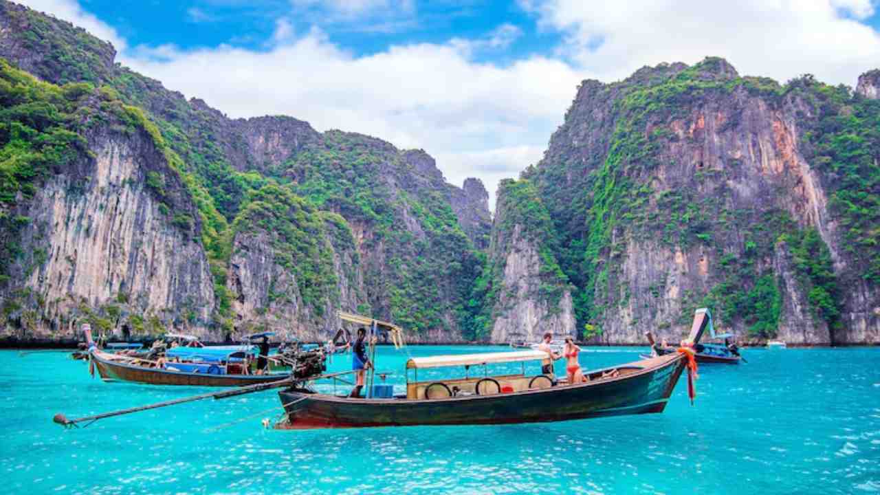 Qatar Airways Krabi Office in Thailand