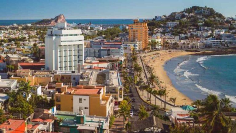 United Airlines Mazatlan Office in Mexico