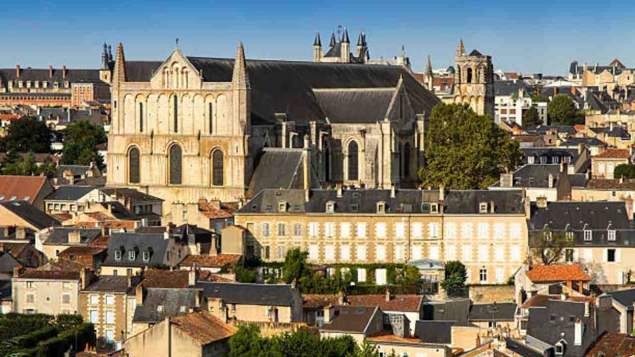 Ryanair Poitiers Office in France