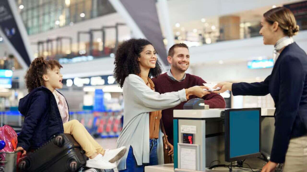 Is It Cheaper to Buy Airline Tickets at the Airport or Online?